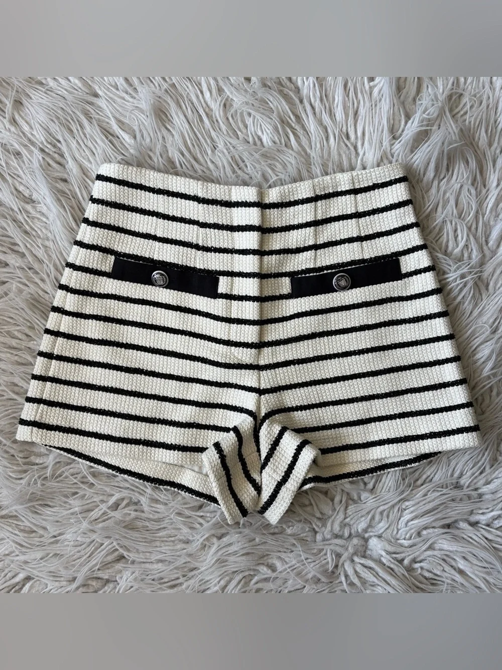 Veronica Beard Gershwin Tweed Black White Stripe Cotton Blend Shorts EUC Size 2